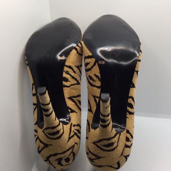 BCBGeneration Ladies Animal Print Heels Pumps Size 6 - Picture 8 of 11